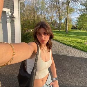 Meet your Posher, Antonia